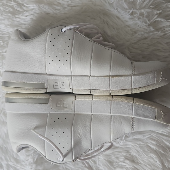 JORDAN White, SIZE 7 Y Sneakers with Streamlined Design - Picture 2 of 5